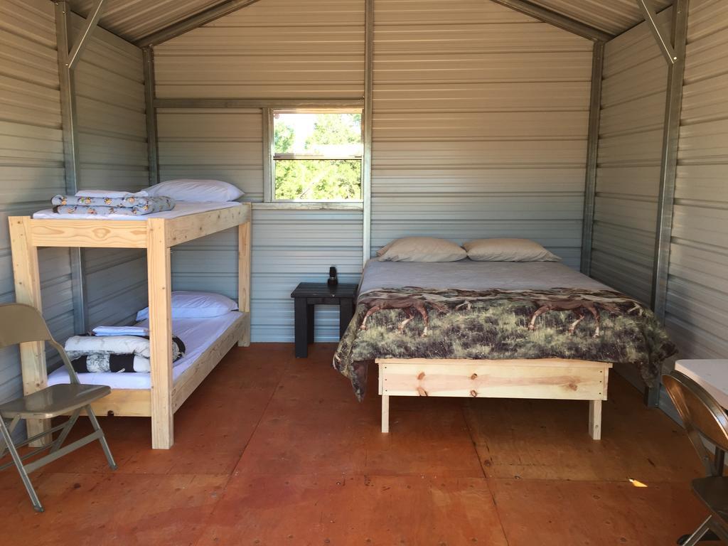 Pavilion And Glamping Village, 3 Cabins, Tipi, Wagon, Kitchen モンティセロ エクステリア 写真